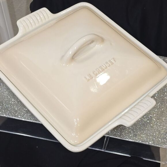 Le Creuset Heritage 2.5QT Covered Square Casserole- Meringue - Picture 6 of 7